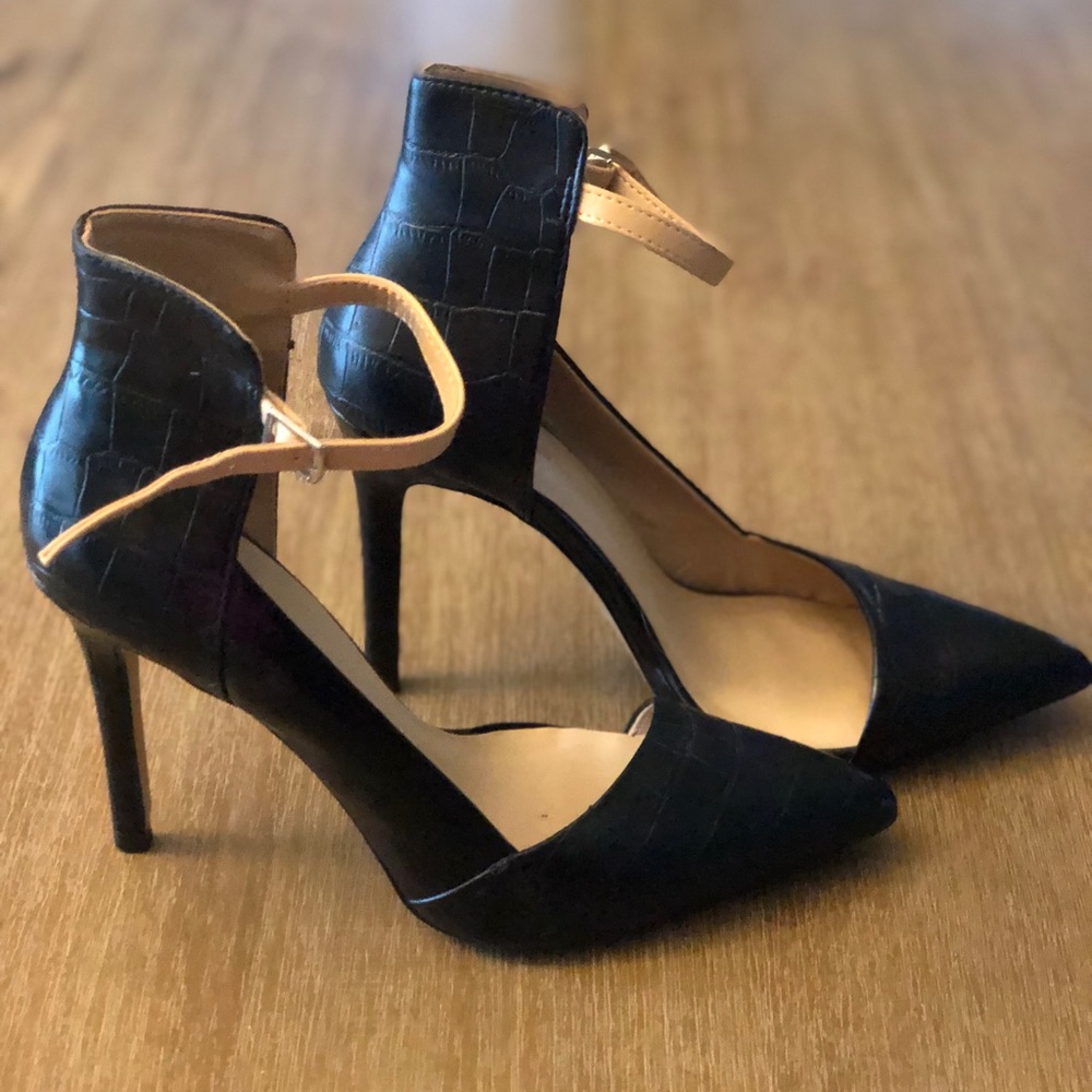 Zara Black Heels - SIZE 7